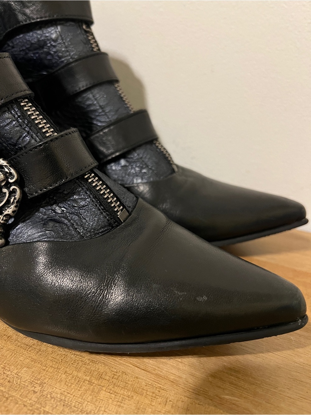 John Fluevog Eileen Dark Navy Blue Black Ornate Ankle Boot 9 N - Picture 3 of 16